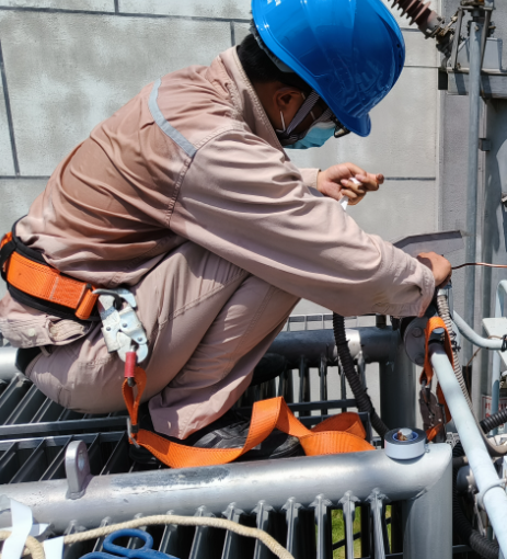 防墜器守護(hù)變電站高空作業(yè)工人安全